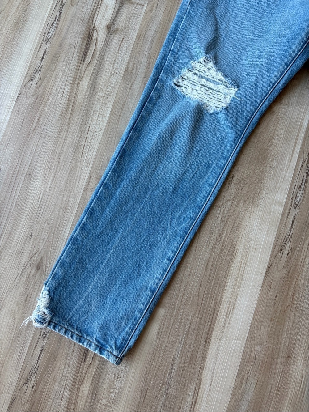 Frame High Rise Boyfriend Distressed Jeans - Picture 3 of 9
